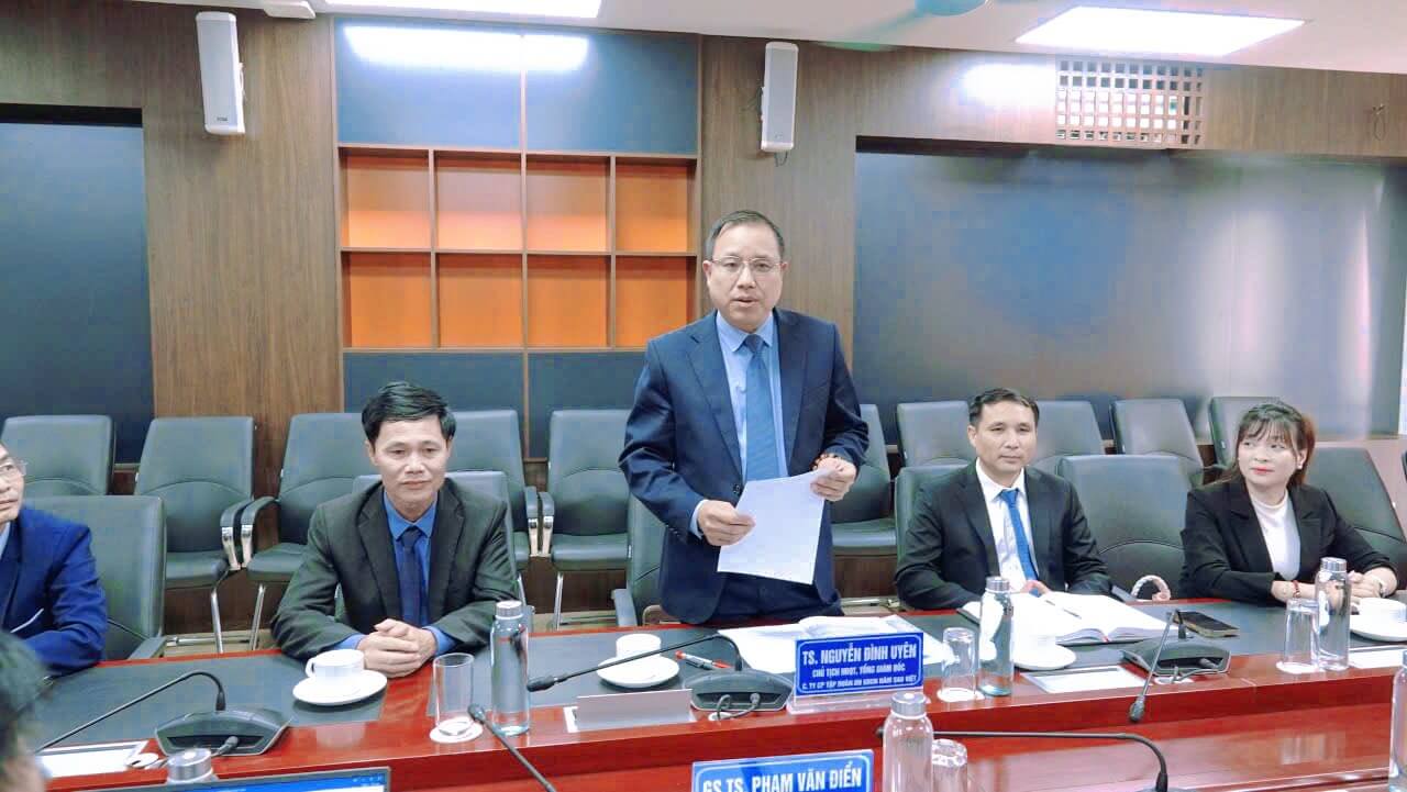 Đại diện lãnh đạo Hệ Sinh Thái Năm Sao Việt
